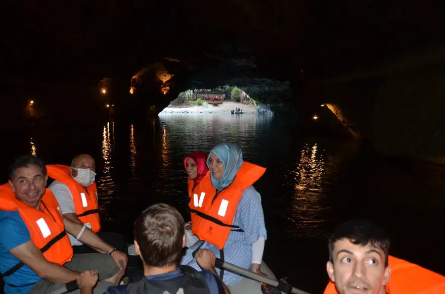 Türkiye'nin en uzun yeraltı gölü: Altınbeşik Mağarası 14 Türkiye'nin en uzun yeraltı gölü: Altınbeşik Mağarası 14