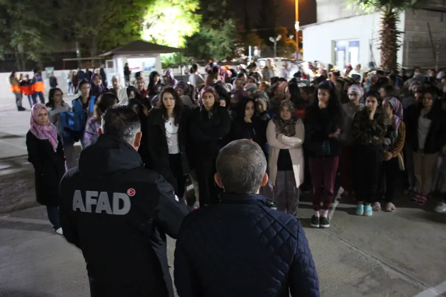 KYK yurtlarında eş zamanlı deprem tatbikatı 70