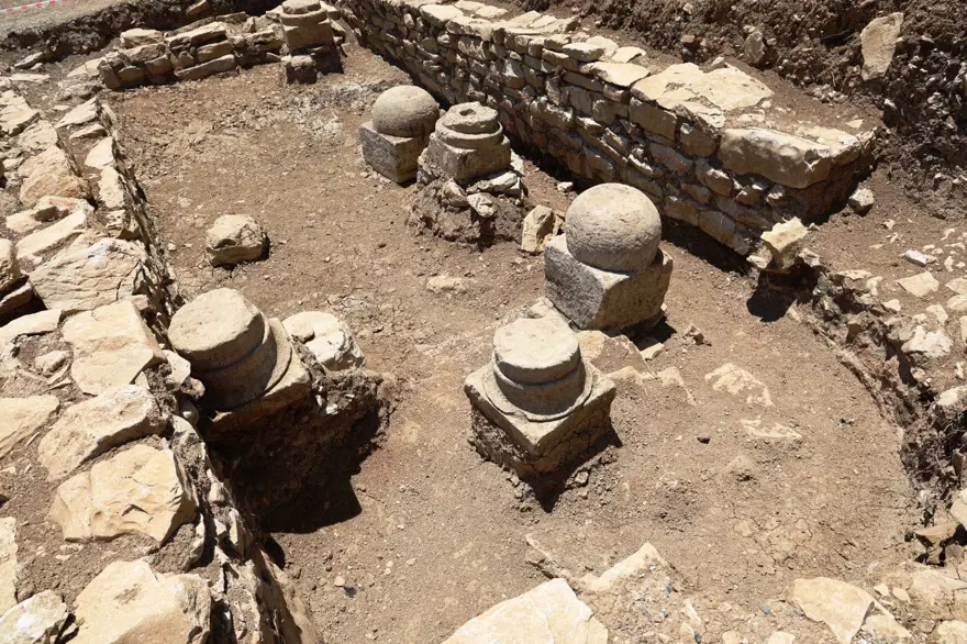Bin 500 yıllık kilise kalıntısında bulundu! "Amfora" ve "Deniz Yıldızı" 4