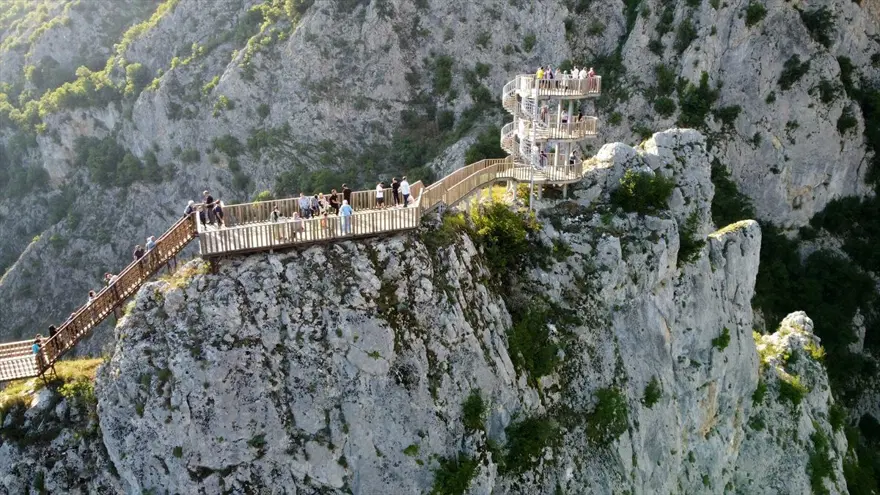 Kastamonu'nun kanyonlarıyla ünlü ilçesi Pınarbaşı nüfusunun 20 katı ziyaretçi ağırladı 14 Kastamonu'nun kanyonlarıyla ünlü ilçesi Pınarbaşı nüfusunun 20 katı ziyaretçi ağırladı 14