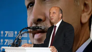 "Türkiye'yi suçlayanlar birkaç yüz bin göçmeni barındırmaktan aciz durumda"