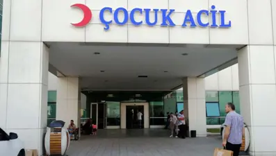 Çocuklar için acile başvurular arttı (Bağırsak enfeksiyonu nedir, belirtileri nelerdir, tedavisi nasıldır?)