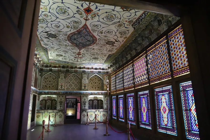 Azerbaycan'ın UNESCO Dünya Miras Listesi'ndeki Şeki Han Sarayı turist akınına uğruyor 25