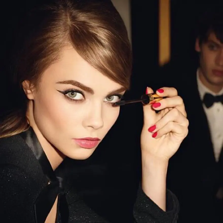 Güzelliğini anneannesinden almış 16