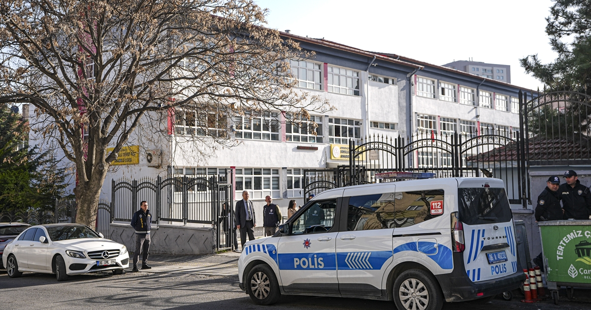 Okullarda yeni güvenlik önlemleri: Üniformasız öğrenciye işlem yapılacak