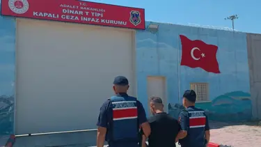 Afyon'da farklı suçlardan aranan 9 kişi yakalandı