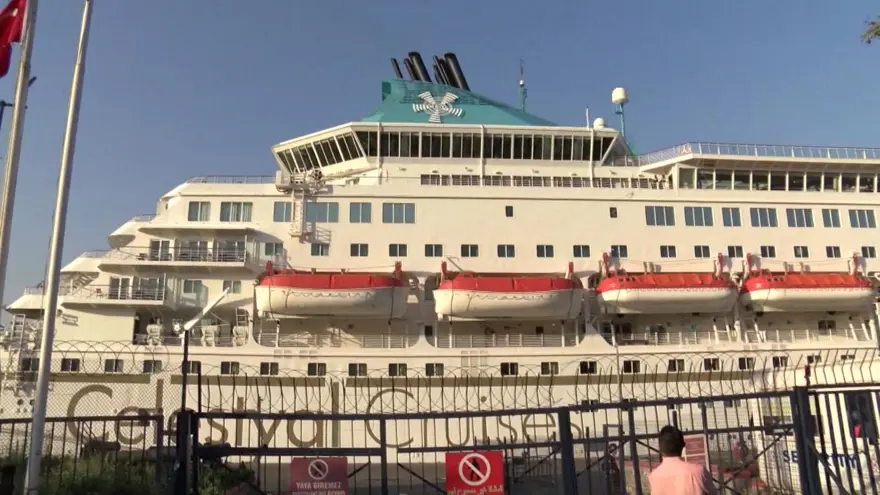 9 katlı dev kruvaziyer gemisi İstanbul'da 6