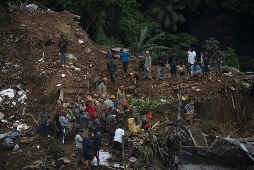 Brezilya’daki sel felaketinde ölenlerin sayısı 104’e çıktı 20 Brezilya’daki sel felaketinde ölenlerin sayısı 104’e çıktı 20
