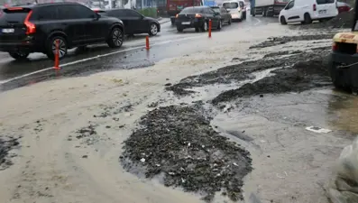 Trabzon'da sağanak hayatı olumsuz etkiledi