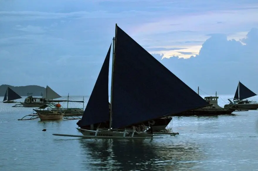 Filipinler 1 milyar dolar gelir getiren turistik adayı kapattı 10