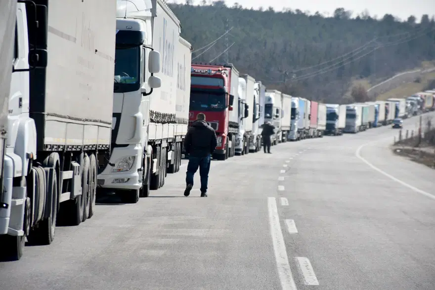 Hamzabeyli Sınır Kapısı'nda 10 kilometre TIR kuyruğu 12