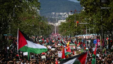 Avrupa Gazze için ayakta: On binler sokağa indi