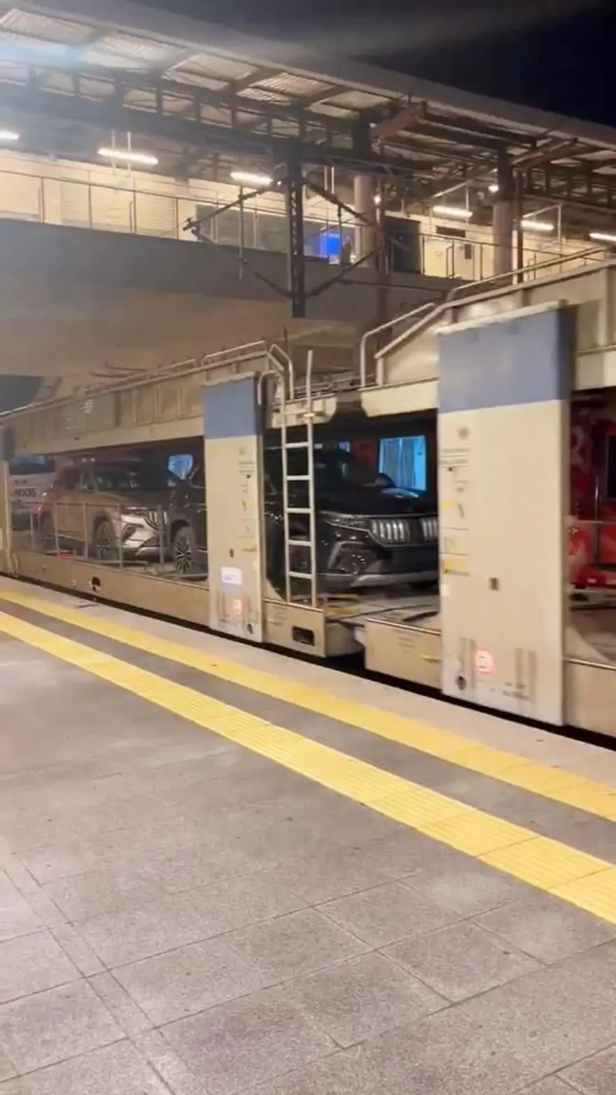 MARMARAY HATTI İLE AVRUPA YAKASINA GEÇTİ 2 MARMARAY HATTI İLE AVRUPA YAKASINA GEÇTİ 2