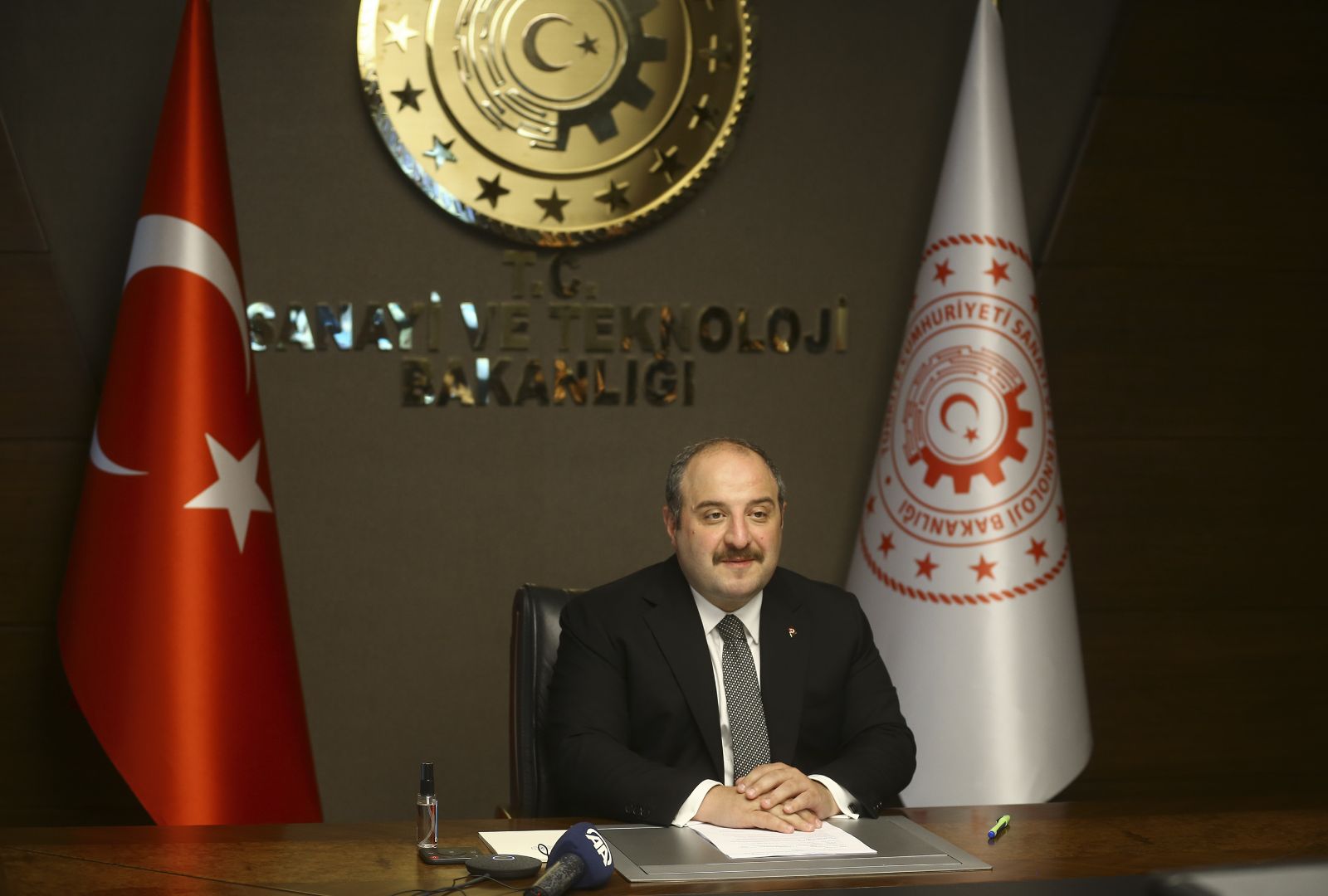 Bakan Varank: Programlarımızla Türkiye'ye beyin göçünü özendiriyoruz