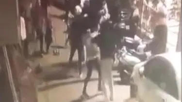Oğlunun dövüldüğünü öğrendi, silahla dehşet saçtı