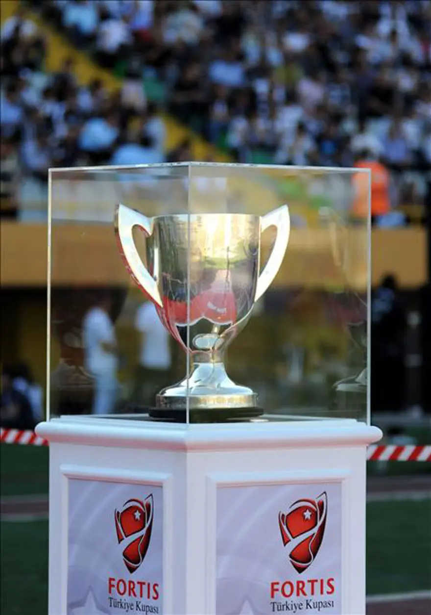 Beşiktaş: 4 - Fenerbahçe: 2 5 Beşiktaş: 4 - Fenerbahçe: 2 5