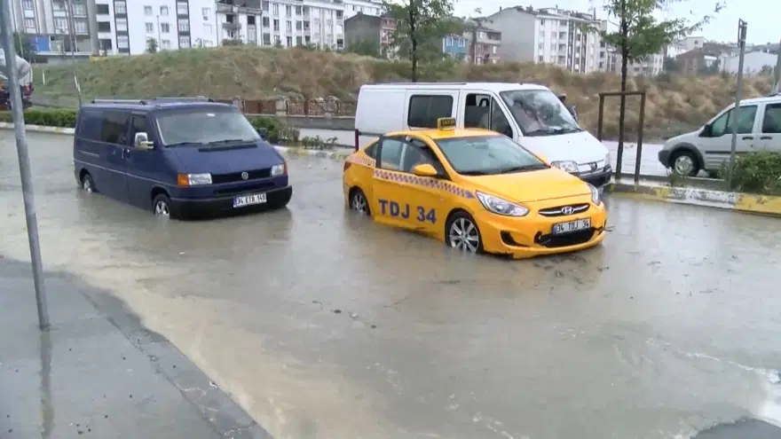 İstanbul'da sağanak (Yağış ne zamana kadar devam edecek?) 1