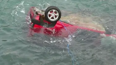 Aynı kazada eşini, annesini ve babasını kaybetti