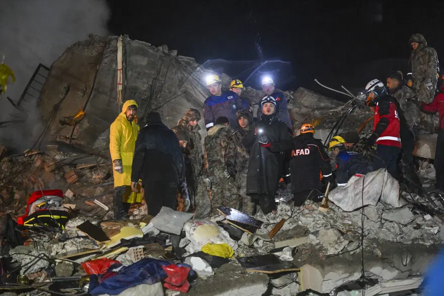 Türkiye yasta | Depremin vurduğu 10 ilden çarpıcı fotoğraflar... 44
