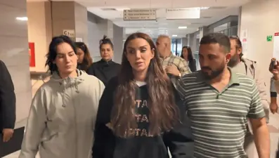 Dilan Polat ve Sıla Doğu "hayasızca hareket" davasından beraat etti