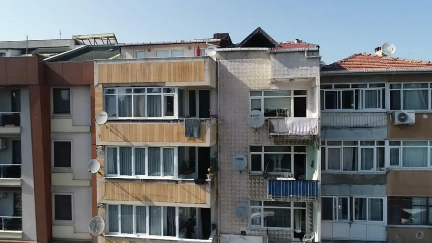 Karacaahmet Mezarlığı manzaralımezar apartmanlar: Yaşayanlar da endişeli, altından geçenler de 4