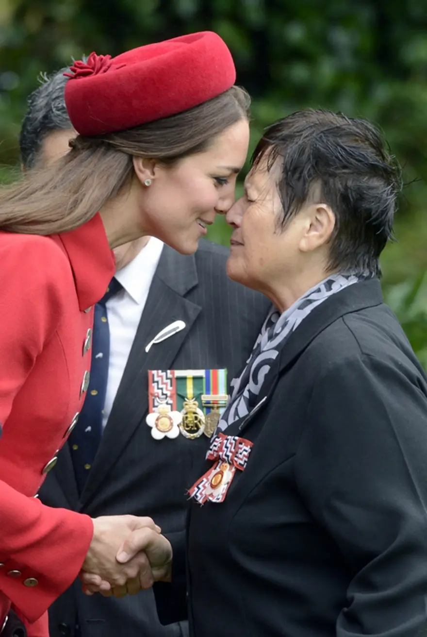 Düşes Kate yine rüzgarın azizliğine uğradı 7 Düşes Kate yine rüzgarın azizliğine uğradı 7