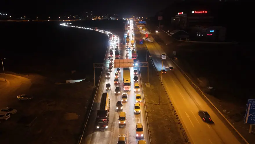 Yarıyıl tatili trafiği: 43 ilin geçiş noktasında yoğunluk arttı 3