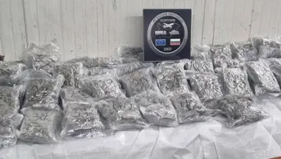 Türkiye'ye sokmaya çalışıyorlardı: 400 bin dolar değerinde esrar yakalandı