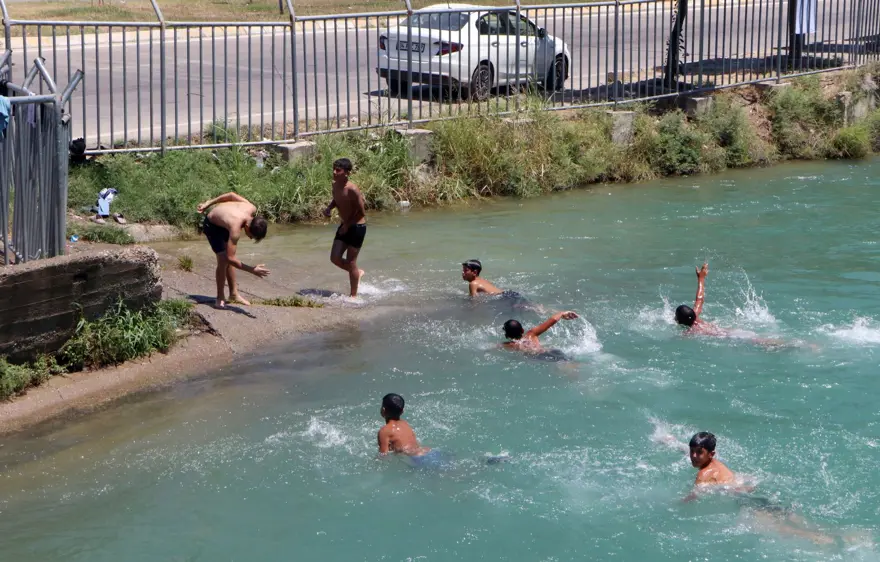 Adana'da termometreler 47 dereceyi gösterdi 4 Adana'da termometreler 47 dereceyi gösterdi 4