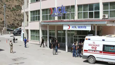 Hakkari'de askeri aracın geçişi sırasında patlama