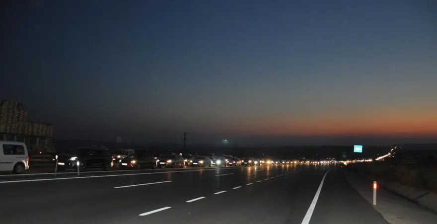 20 kilometrelik araç kuyruğu 10