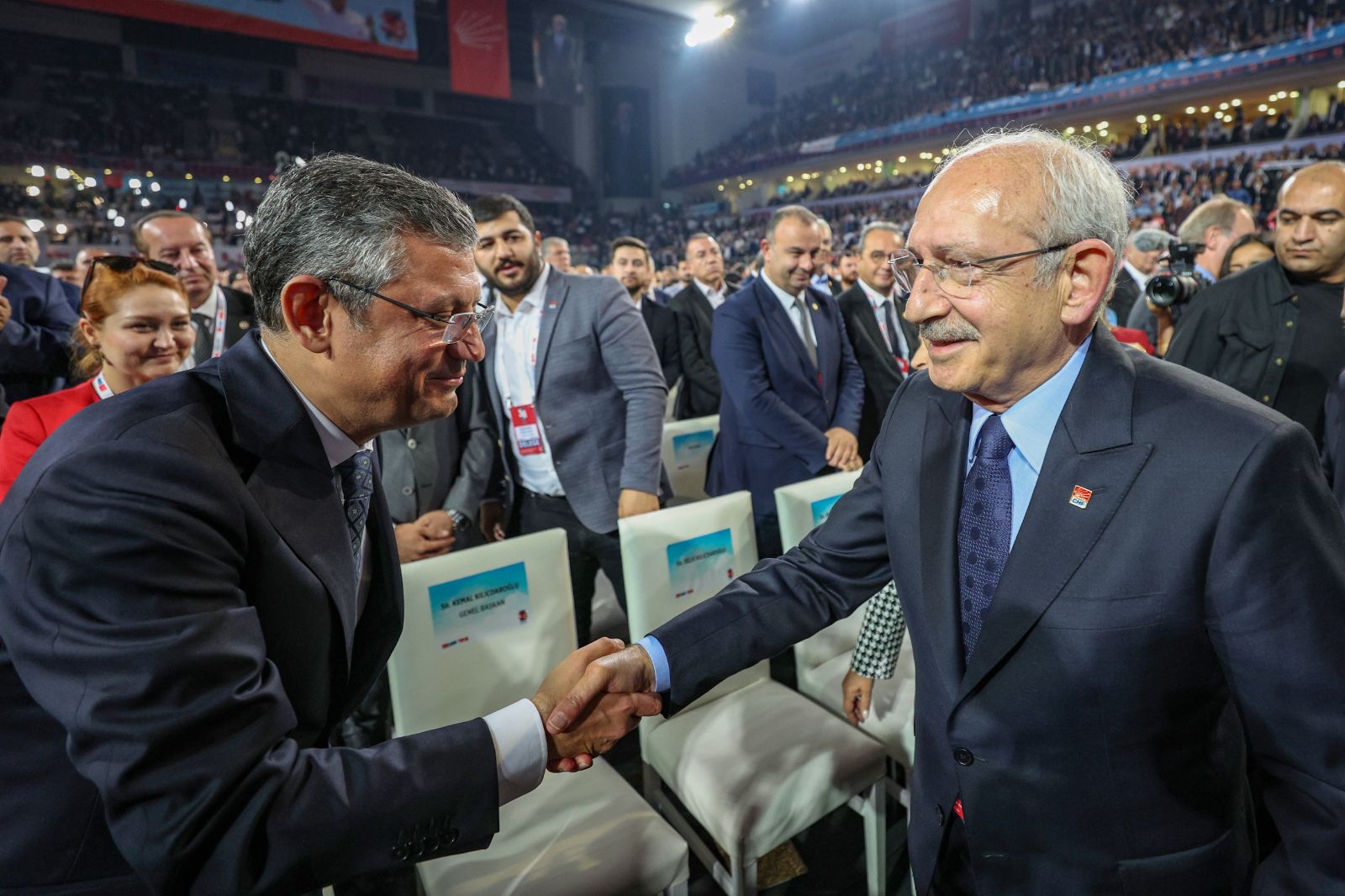 Kemal Kılıçdaroğlu'ndan Özgür Özel'e tebrik