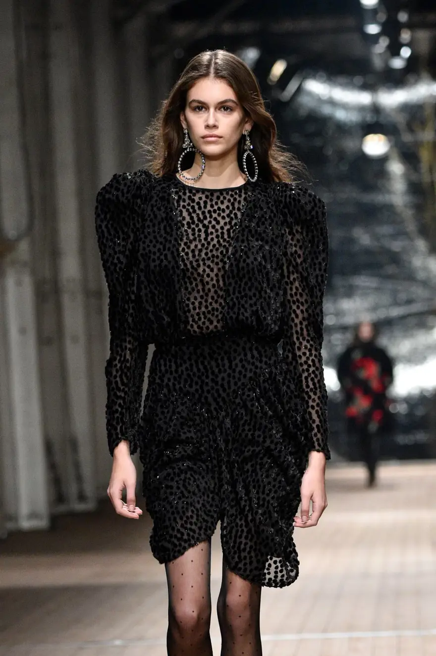 Cindy Crawford’ın 16 yaşındaki kızı Kaia Gerber reklam yüzü oldu 4