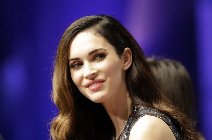 Megan Fox: Ninja Kaplumbağalar: Gölgelerin İçinden izleyiciye göz kırpıp duruyor 13