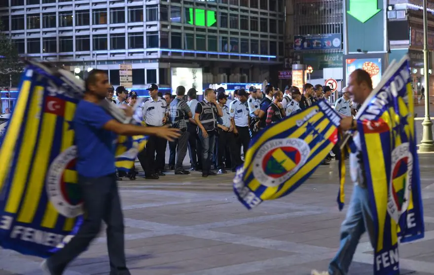 Türkiye sarı lacivert 2