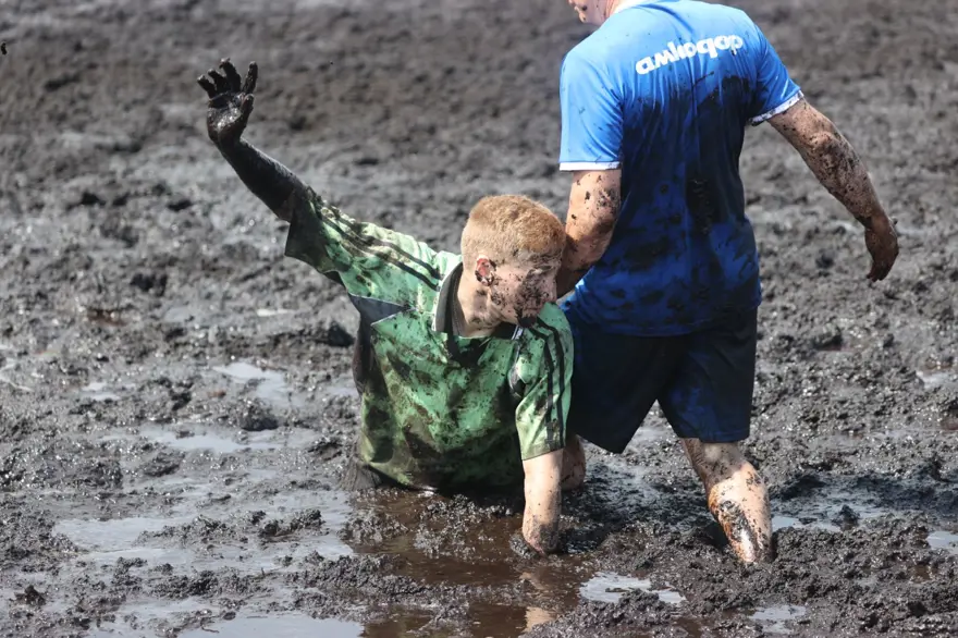 Beyaz Rusya'da bataklık futbol turnuvası 5