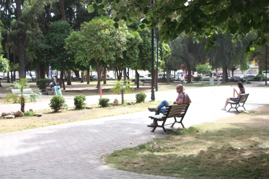 Adana "yanıyor" | Termometreler 42 dereceyi gösterdi 7 Adana "yanıyor" | Termometreler 42 dereceyi gösterdi 7