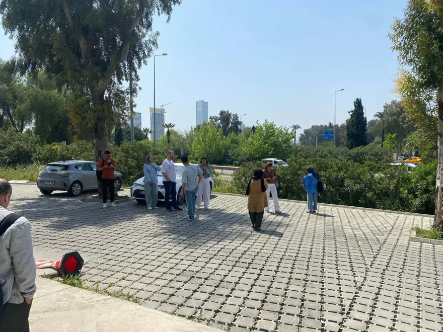 Marmara'yı sarsan deprem: İstanbul'dan Uşak'a kadar sallandı 3