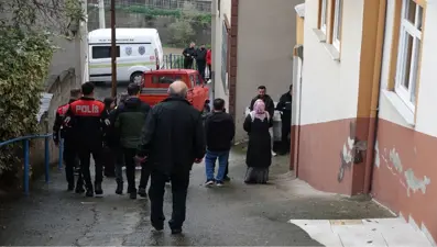 Borç nedeniyle tartıştığı üç akrabasını silahla ağır yaraladı