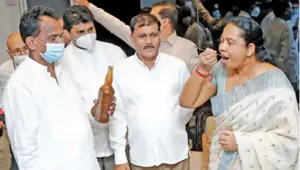 Covid-19'dan korunmak için "kutsal iksir" içen Sri Lankalı Sağlık Bakanı'nın testi pozitif çıktı Covid-19'dan korunmak için "kutsal iksir" içen Sri Lankalı Sağlık Bakanı'nın testi pozitif çıktı