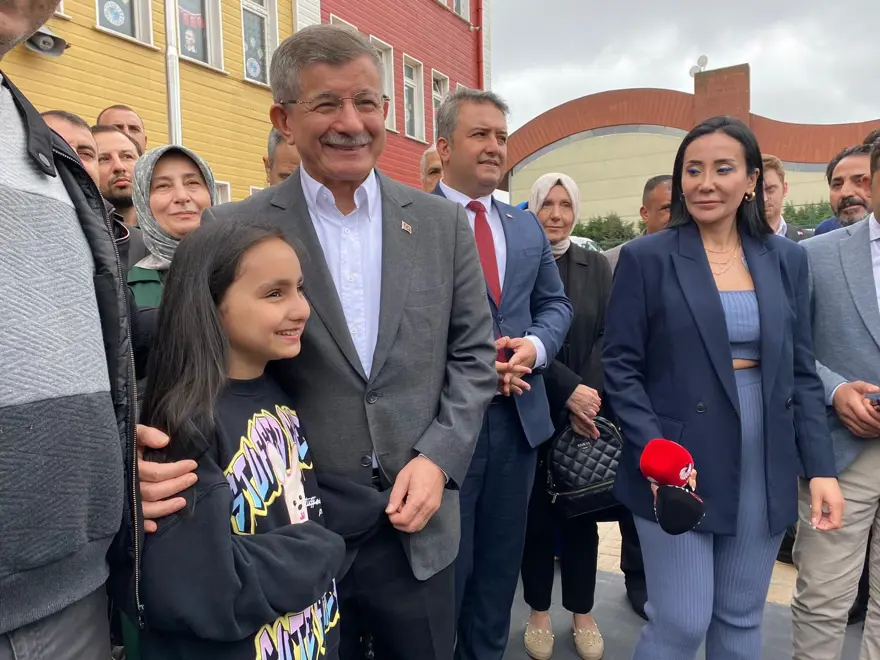 Cumhurbaşkanı adayları ve liderler oylarını kullanıyor 6