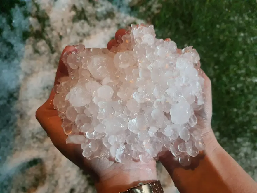 İzmir'de dolu etkili oldu 9