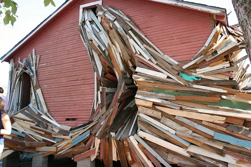 Evleri patlatıyorlar 1