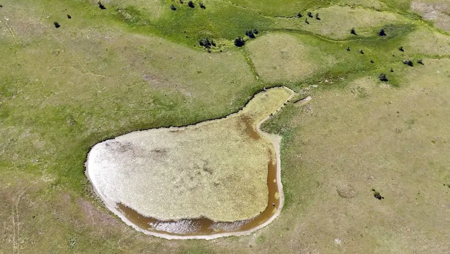 Ilgaz Dağları'nın 2 bin 300 metre rakımında bulunuyor! Doğal güzelliğiyle hayran bırakıyor 6 Ilgaz Dağları'nın 2 bin 300 metre rakımında bulunuyor! Doğal güzelliğiyle hayran bırakıyor 6