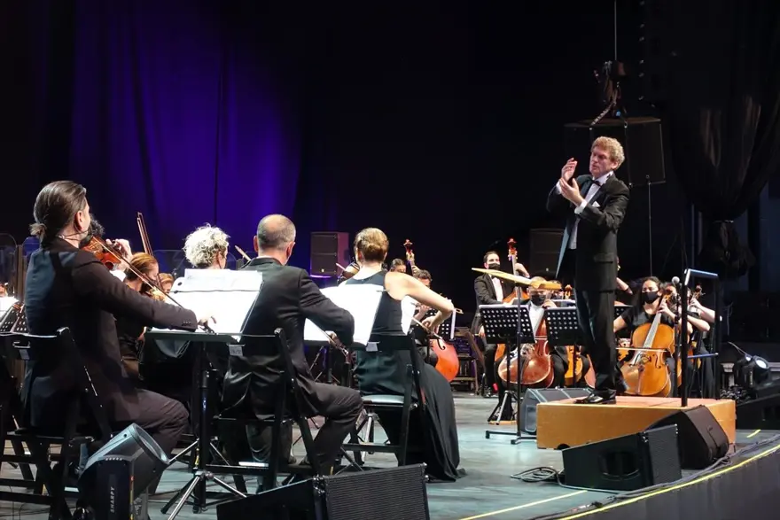 Cemal Reşit Rey Senfoni Orkestrası'ndan Harbiye konseri 3