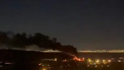 Yalova'da depoda yangın: Bir itfaiyeci dumandan etkilendi