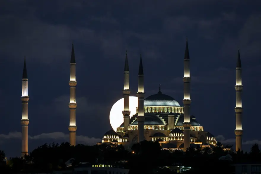 İstanbul'da muhteşem dolunay manzaraları 5