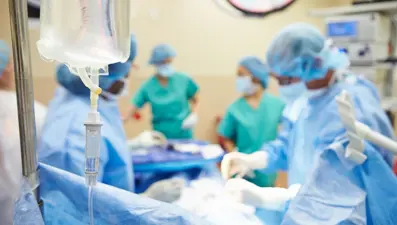 Türk cerrahlar 3 santimetrelik kesiyle kalp ameliyatı yapıyor