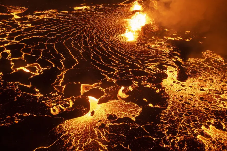 İzlanda'da volkan patlaması: Magma yeryüzüne çıktı 3