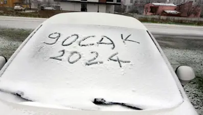 Kar İstanbul'un sınırında: Trakya'da kar yağışı ve kuvvetli rüzgar